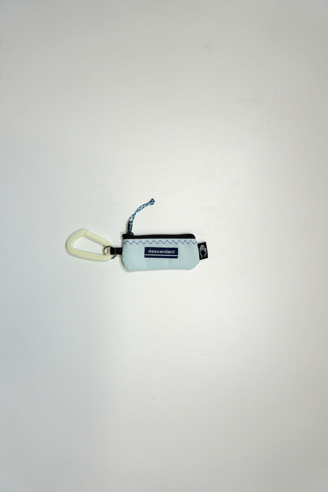 HANGG NARROW LIP CASE TAKES HANDS