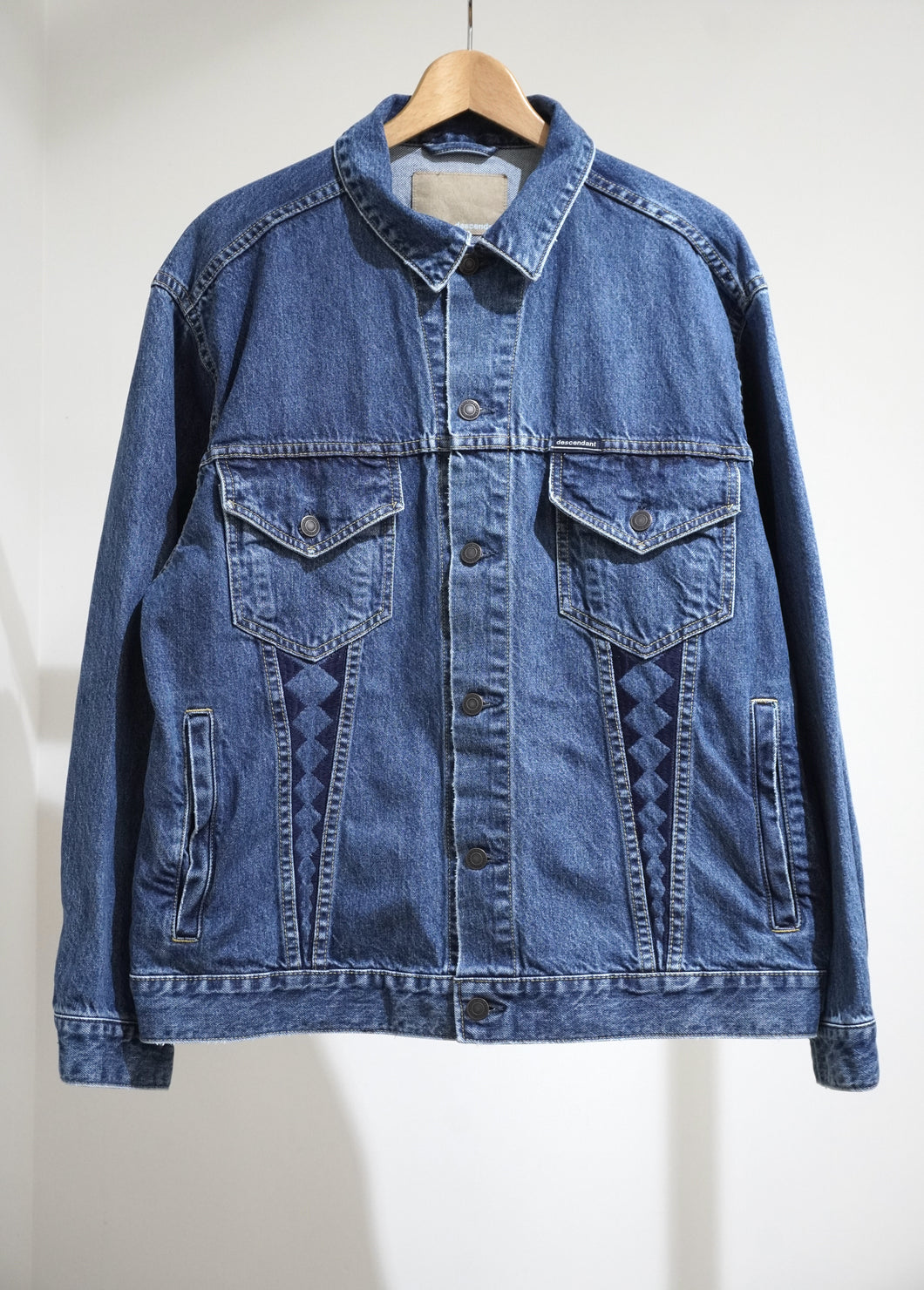 TRUCKER DENIM JACKET