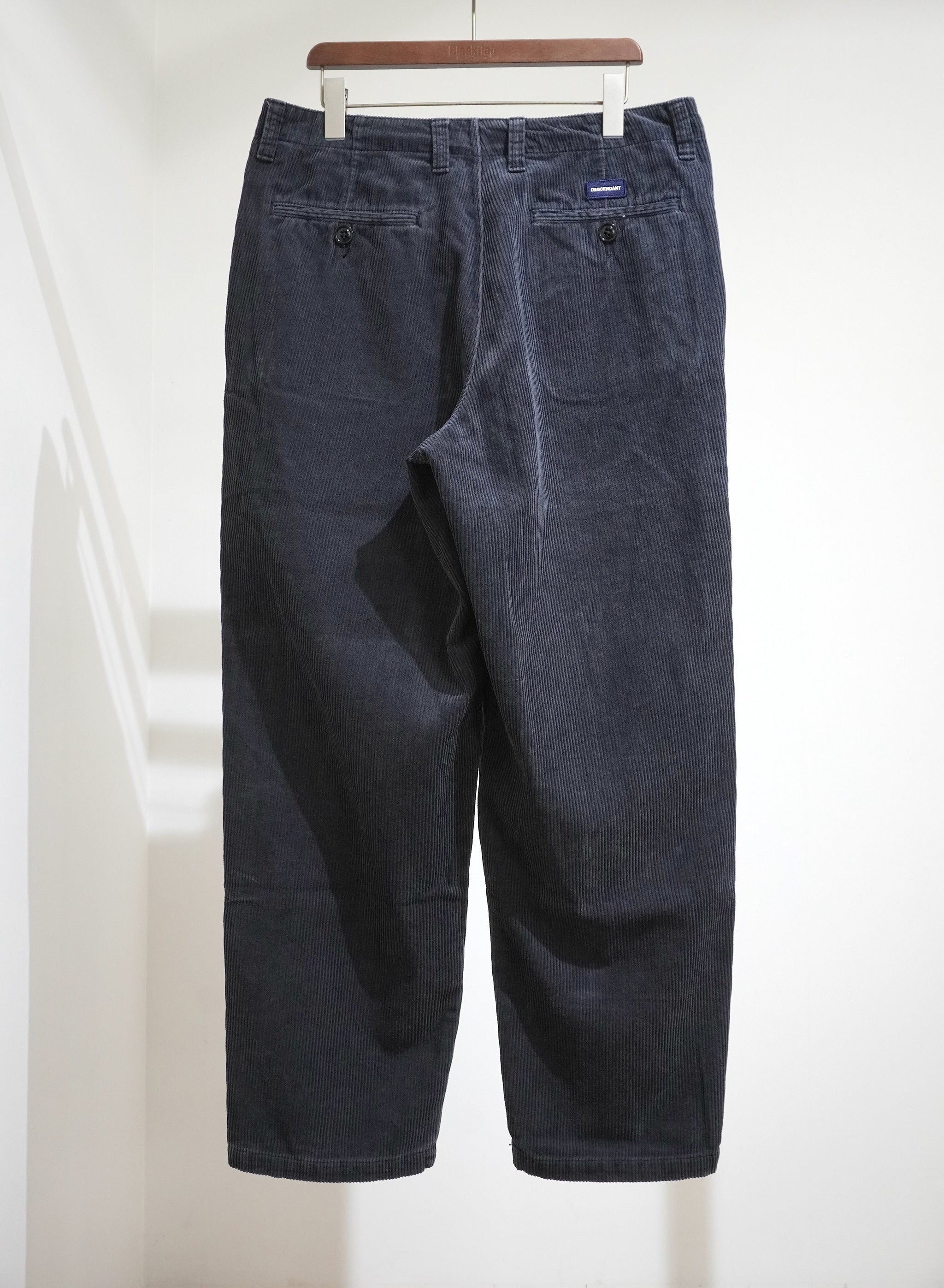 DC-6 CORDUROY TROUSERS – Roots Bonds ONLINE STORE