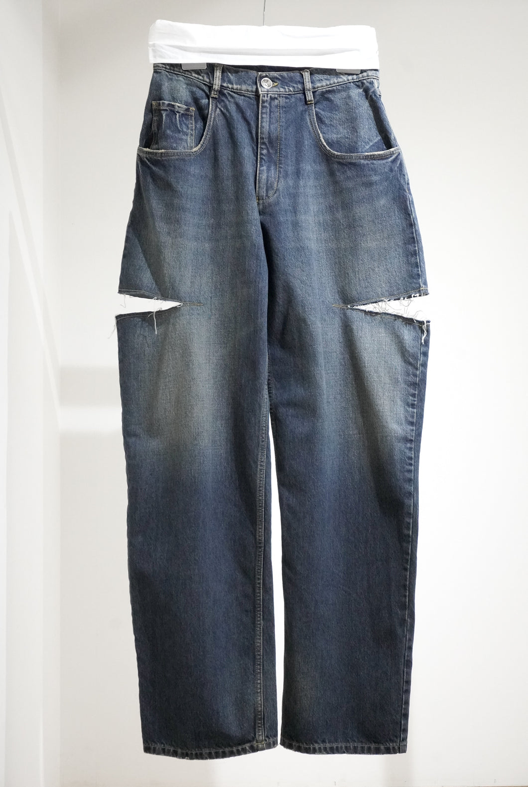 DENIM JEANS SLASH DETAIL