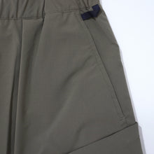 画像をギャラリービューアに読み込む, THE CHANGING LENGTH/HEM DEFORMED CARGO PANTS
