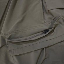 画像をギャラリービューアに読み込む, THE CHANGING LENGTH/HEM DEFORMED CARGO PANTS
