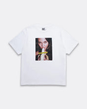 画像をギャラリービューアに読み込む, Mike Dowson Holding a Banana Girl Photo Tee by Stie-lo
