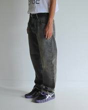 画像をギャラリービューアに読み込む, REGULAR TAPERED WASHED 5P BLACK DENIM PANTS

