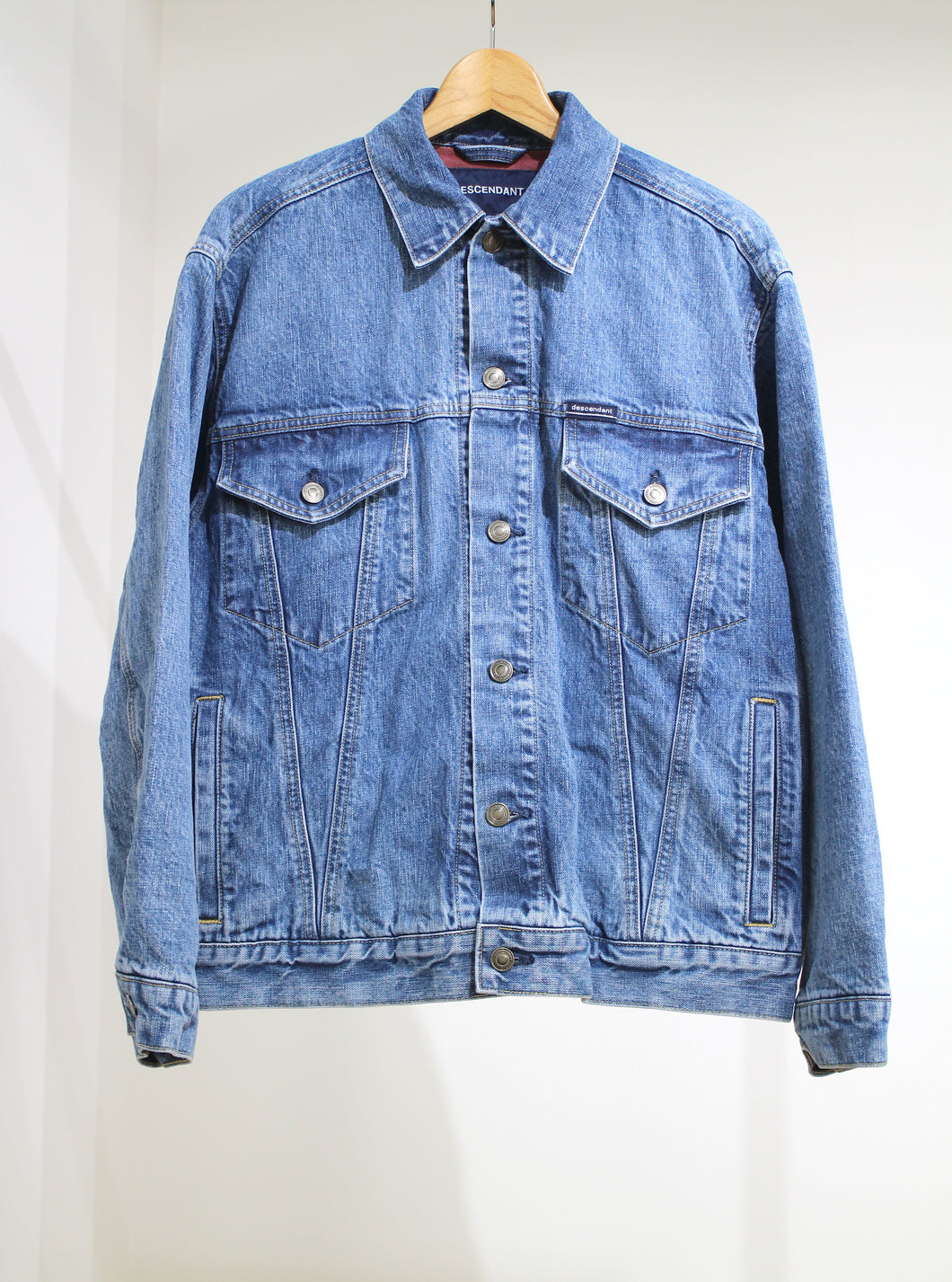TRUCKER DENIM JACKET