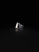 画像をギャラリービューアに読み込む, Engraved Initial Ring
