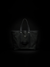 画像をギャラリービューアに読み込む, Leather Tool Bag (Medium)
