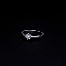 画像をギャラリービューアに読み込む, Engraved Custone Ring
