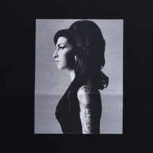 画像をギャラリービューアに読み込む, Amy Winehouse "Profile" Photo S/S Tee
