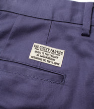 画像をギャラリービューアに読み込む, DOUBLE PLEATED CHINO TROUSERS
