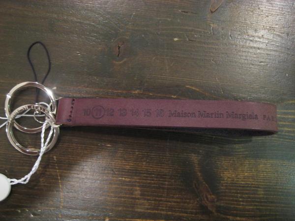 KEY HOLDER