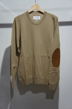 画像をギャラリービューアに読み込む, ELBOW PATCH CREW NECK KNIT
