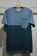 画像をギャラリービューアに読み込む, 2 TONE Pocket tee(print)  -BLU x NAVY-
