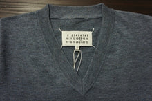 画像をギャラリービューアに読み込む, ELBOW PATCH V NECK KNIT
