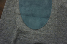 画像をギャラリービューアに読み込む, ELBOW PATCH V NECK KNIT
