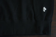 画像をギャラリービューアに読み込む, tr.4 suspension ”RootS” CREW NECK SWEAT BLK
