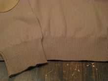 画像をギャラリービューアに読み込む, ELBOW PATCH V-NECK KNIT
