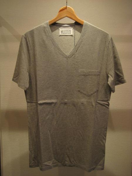 V NECK TEE