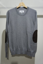 画像をギャラリービューアに読み込む, ELBOW PATCH CREW NECK KNIT
