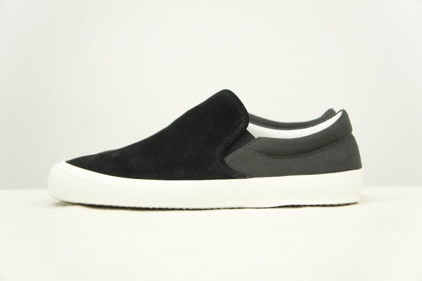 HARRICANE SLIP ON
