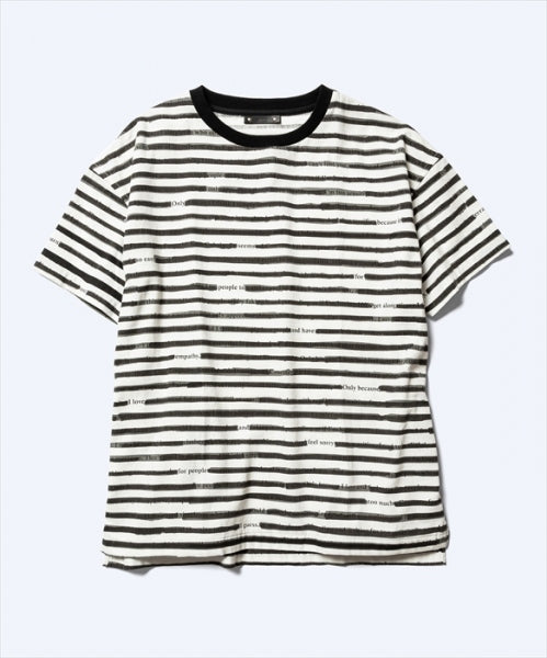 Letter Border T-SH