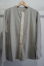 画像をギャラリービューアに読み込む, OPENED FRONT CREW NECK

