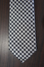 画像をギャラリービューアに読み込む, NECK TIE -ORIGINAL HOUNDTOOTH SMALL SILK100-
