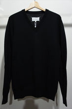 画像をギャラリービューアに読み込む, ELBOW PATCH V NECK KNIT
