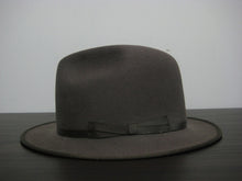 画像をギャラリービューアに読み込む, DUSTY FEDORA HAT &#39;&#39;NARROW HANDSOME BLIM&#39;&#39; 7 1/4
