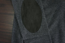 画像をギャラリービューアに読み込む, ELBOW PATCH CREW NECK KNIT
