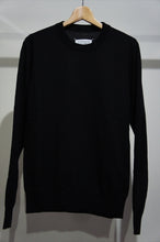画像をギャラリービューアに読み込む, ELBOW PATCH CREW NECK KNIT
