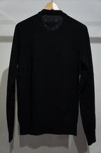 画像をギャラリービューアに読み込む, ELBOW PATCH CREW NECK KNIT
