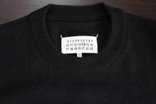 画像をギャラリービューアに読み込む, ELBOW PATCH CREW NECK KNIT
