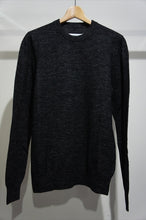 画像をギャラリービューアに読み込む, ELBOW PATCH CREW NECK KNIT
