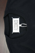 画像をギャラリービューアに読み込む, ELBOW PATCH CREW NECK KNIT
