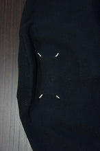 画像をギャラリービューアに読み込む, ELBOW PATCH CREW NECK KNIT
