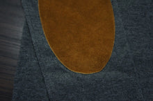 画像をギャラリービューアに読み込む, ELBOW PATCH CREW NECK KNIT
