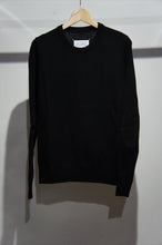 画像をギャラリービューアに読み込む, ELBOW PATCH CREW NECK KNIT
