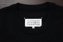 画像をギャラリービューアに読み込む, ELBOW PATCH CREW NECK KNIT
