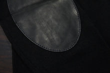 画像をギャラリービューアに読み込む, ELBOW PATCH CREW NECK KNIT
