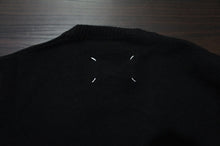 画像をギャラリービューアに読み込む, ELBOW PATCH CREW NECK KNIT
