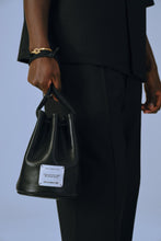 画像をギャラリービューアに読み込む, Leather Bucket Bag
