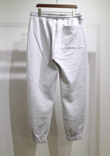 画像をギャラリービューアに読み込む, COURT SWEAT TROUSERS
