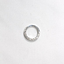 画像をギャラリービューアに読み込む, Engraved Pave Ring
