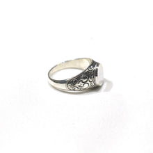 画像をギャラリービューアに読み込む, Signet Engraved Ring
