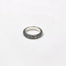 画像をギャラリービューアに読み込む, Engraved Round Ring
