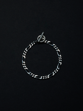 画像をギャラリービューアに読み込む, Figaro Wide Chain Bracelet
