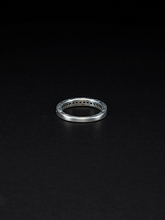 画像をギャラリービューアに読み込む, Engraved Pave Ring
